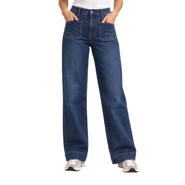 FRAME damesjeans blauwe denim — vooraanzicht op model